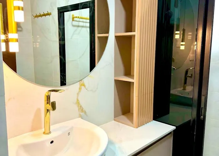 Radstay Type Near It Park Apartment